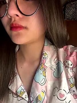 Snapshot of Krixxi22 chatting on November 2025 02:22:01 PM Krixxi22 online show from November 2025 02:22:01 PM