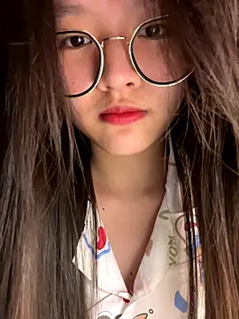 Snapshot of Krixxi22 chatting on November 2025 04:46:01 PM Krixxi22 online show from November 2025 04:46:01 PM