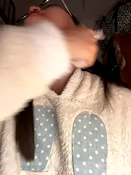 Snapshot of Krixxi22 chatting on November 2025 03:05:02 PM Krixxi22 online show from November 2025 03:05:02 PM