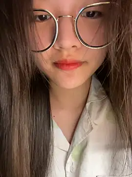 Snapshot of Krixxi22 chatting on November 2025 02:28:01 PM Krixxi22 online show from November 2025 02:28:01 PM