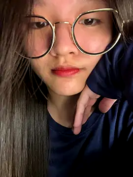 Snapshot of Krixxi22 chatting on November 2025 03:03:02 PM Krixxi22 online show from November 2025 03:03:02 PM