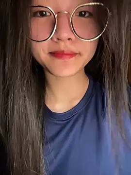 Snapshot of Krixxi22 chatting on November 2025 02:32:02 PM Krixxi22 online show from November 2025 02:32:02 PM