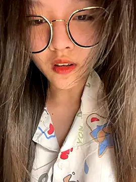 Snapshot of Krixxi22 chatting on December 2025 04:16:01 PM Krixxi22 online show from December 2025 04:16:01 PM