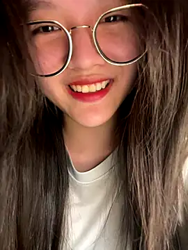 Snapshot of Krixxi22 chatting on December 2025 03:50:01 PM Krixxi22 online show from December 2025 03:50:01 PM