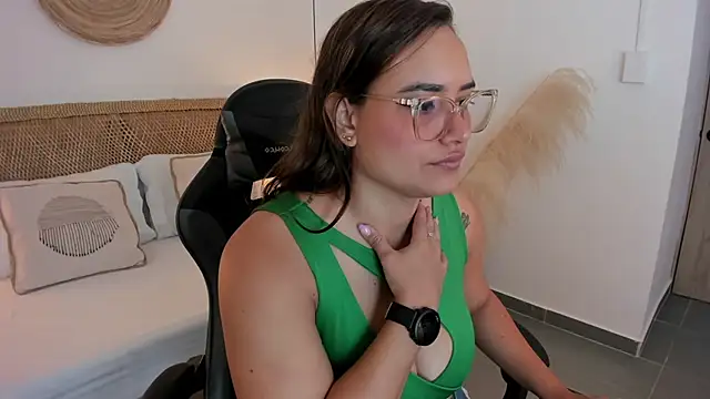 zoe danae  online show from January 2026 12:10:01 PM