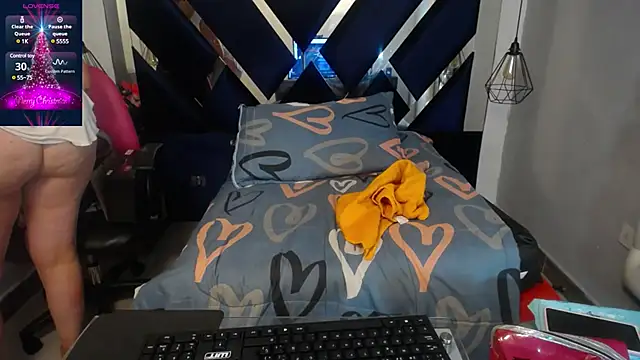 maissa-luvv online show from December 2024 06:05:02 PM