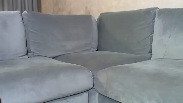 Snapshot of LuanaDess chatting on December 2025 12:29:01 AM LuanaDess online show from December 2025 12:29:01 AM