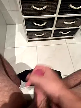 Snapshot of Deralboaus01 chatting on November 2025 06:06:01 PM Deralboaus01 online show from November 2025 06:06:01 PM