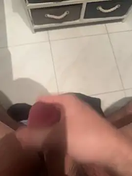 Snapshot of Deralboaus01 chatting on February 2026 10:27:02 PM Deralboaus01 online show from February 2026 10:27:02 PM