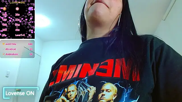 Snapshot of martinna_tay chatting on February 2025 09:13:02 AM martinna tay online show from February 2025 09:13:02 AM