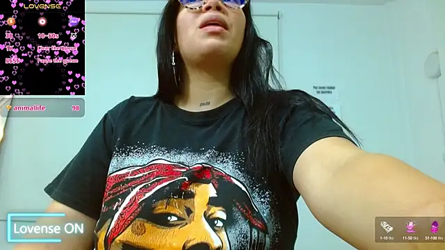 Snapshot of martinna_tay chatting on March 2025 09:25:02 AM martinna tay online show from March 2025 09:25:02 AM