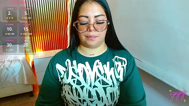 Snapshot of martinna_tay chatting on July 2026 03:22:02 AM martinna tay online show from July 2026 03:22:02 AM