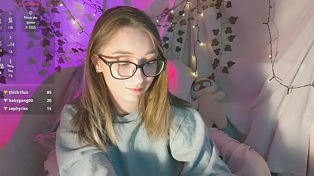 Snapshot of monlight__dana chatting on December 2024 04:50:01 PM monlight dana online show from December 2024 04:50:01 PM