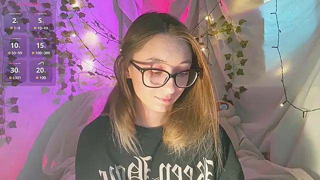 Snapshot of monlight__dana chatting on December 2024 09:18:01 AM monlight dana online show from December 2024 09:18:01 AM