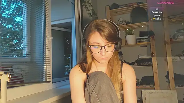 Snapshot of monlight__dana chatting on September 2025 04:52:01 PM monlight dana online show from September 2025 04:52:01 PM