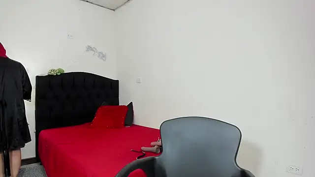 RedQueenMilf online show from March 2025 10:05:01 PM