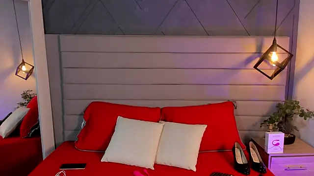 LadyLuminary online show from November 2025 07:57:01 PM