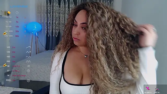 Snapshot of _Just_a_queen_3 chatting on November 2025 04:28:01 PM Just a queen 3 online show from November 2025 04:28:01 PM