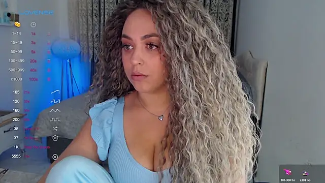 Snapshot of _Just_a_queen_3 chatting on January 2026 10:30:02 AM Just a queen 3 online show from January 2026 10:30:02 AM