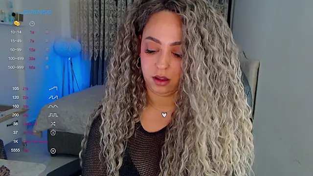 Snapshot of _Just_a_queen_3 chatting on January 2026 10:29:02 AM Just a queen 3 online show from January 2026 10:29:02 AM