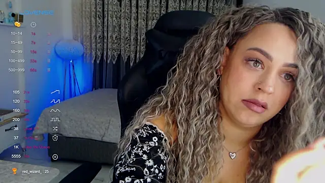 Snapshot of _Just_a_queen_3 chatting on January 2026 04:42:01 PM Just a queen 3 online show from January 2026 04:42:01 PM