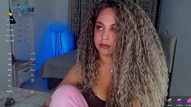 Snapshot of _Just_a_queen_3 chatting on January 2026 06:20:01 PM Just a queen 3 online show from January 2026 06:20:01 PM