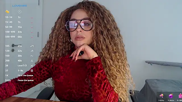 Snapshot of _Just_a_queen_3 chatting on February 2026 09:09:02 AM Just a queen 3 online show from February 2026 09:09:02 AM