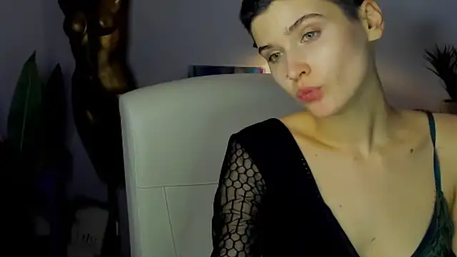 sarah perfect online show from November 2025 02:17:01 PM