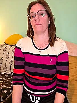 SpiceLea online show from December 2025 03:17:02 PM