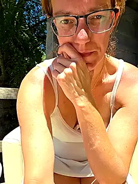 Snapshot of SpiceLea chatting on May 2026 12:12:01 PM SpiceLea online show from May 2026 12:12:01 PM