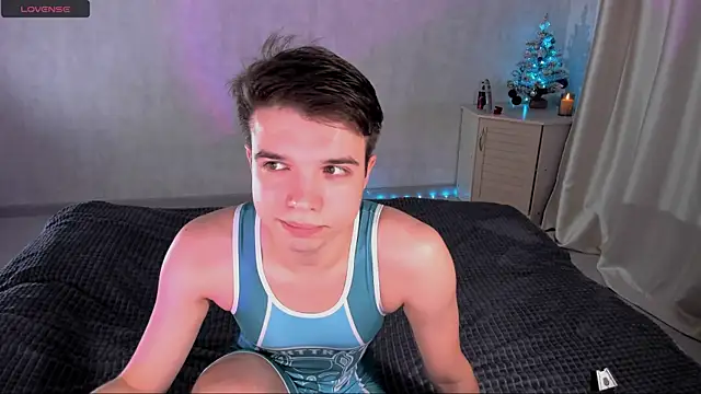 Snapshot of tailer_ chatting on December 2025 07:43:02 PM tailer online show from December 2025 07:43:02 PM