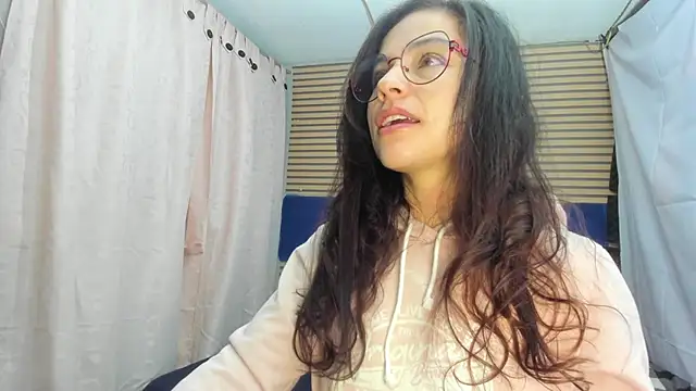 Snapshot of rosse_2504 chatting on May 2026 12:10:01 PM rosse 2504 online show from May 2026 12:10:01 PM