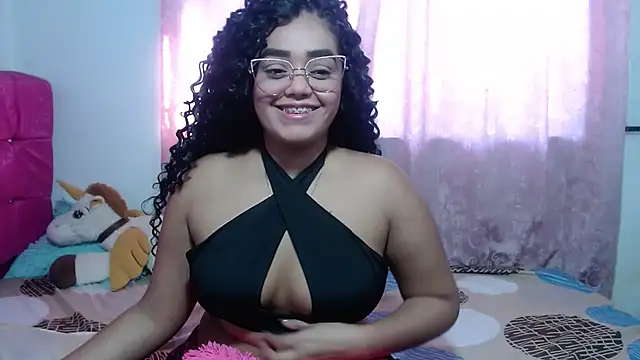 kiara milf  online show from October 2025 08:53:02 PM