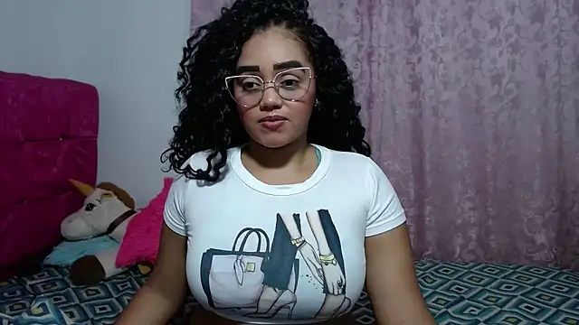 Snapshot of kiara_milf_ chatting on November 2025 12:32:02 AM kiara milf online show from November 2025 12:32:02 AM