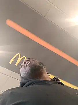 Snapshot of MRHANDSOME3800 chatting on March 2025 09:34:01 PM MRHANDSOME3800 online show from March 2025 09:34:01 PM