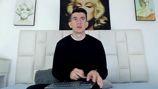 MikaelSlow online show from February 2025 10:58:01 PM