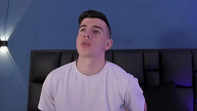 MikaelSlow online show from September 2025 04:47:01 AM