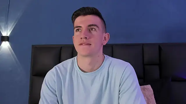 MikaelSlow online show from September 2025 04:03:01 AM