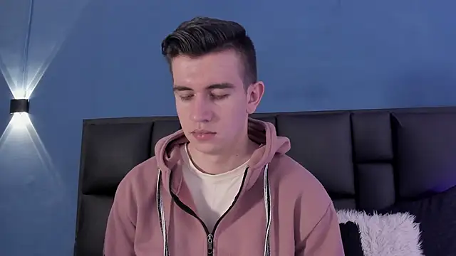 MikaelSlow online show from September 2025 03:54:01 AM