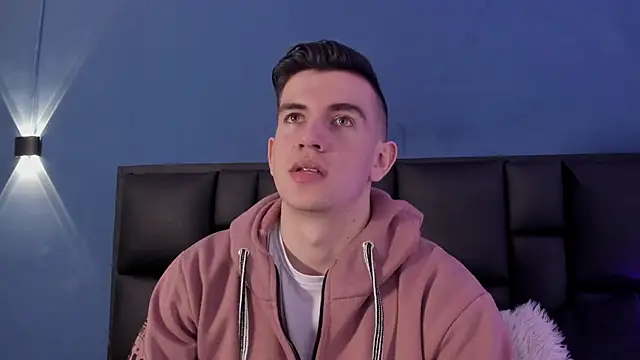 MikaelSlow online show from October 2025 03:56:01 AM