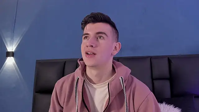 MikaelSlow online show from October 2025 03:47:02 AM