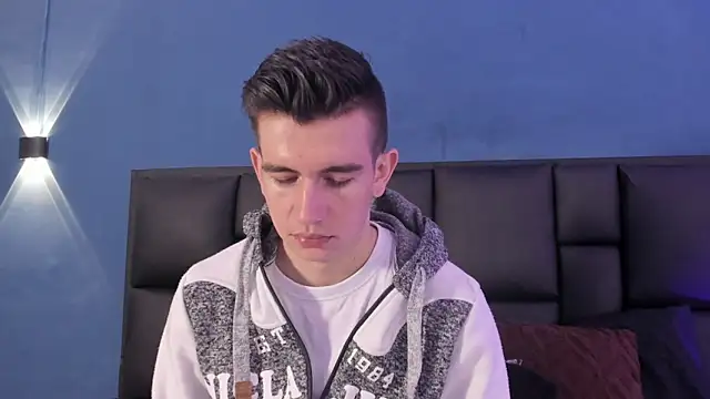 MikaelSlow online show from October 2025 03:48:02 AM