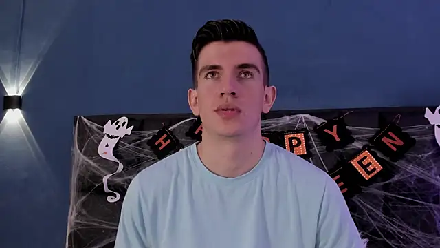 MikaelSlow online show from October 2025 03:56:02 AM