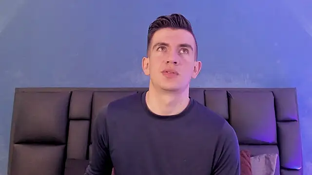 MikaelSlow online show from January 2026 06:39:01 AM