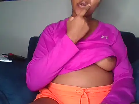 SquirtQueen222 online show from April 2026 03:26:01 AM