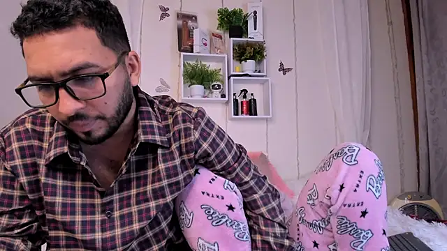 Idara and Edahi01 online show from March 2025 08:04:01 PM