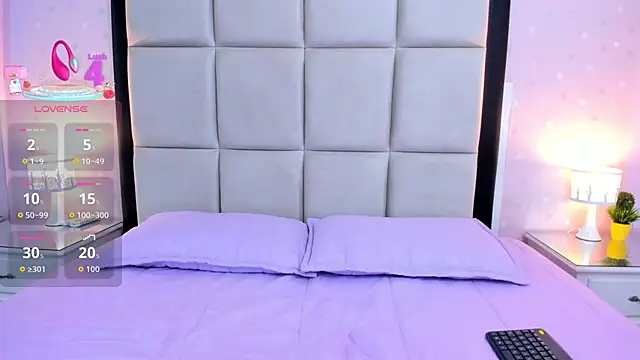 HannaClarrk  online show from September 2025 01:16:02 PM