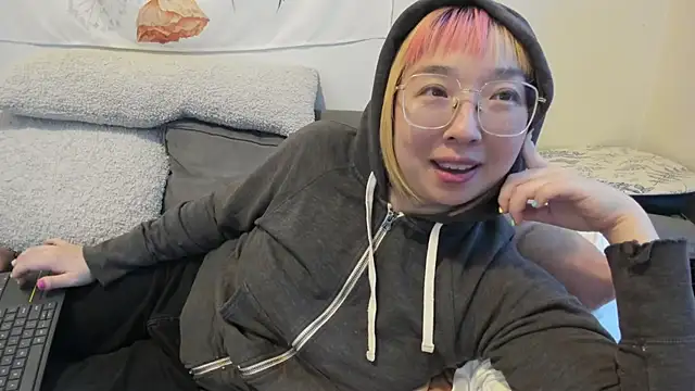 Snapshot of luxgray chatting on December 2024 09:16:01 PM luxgray online show from December 2024 09:16:01 PM