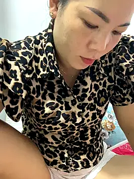 Baby-bigtits online show from November 2025 04:07:01 AM