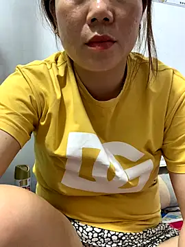 Baby-bigtits online show from December 2025 03:05:01 PM